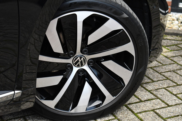 Volkswagen Arteon Shooting Brake 1.4 TSI eHybrid R-Line Pano Trekh ACC Massage DDC Standk 19inch