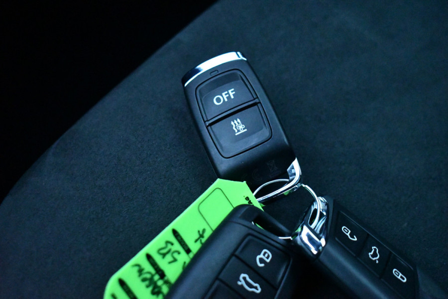 Volkswagen Arteon Shooting Brake 1.4 TSI eHybrid R-Line Pano Trekh ACC Massage DDC Standk 19inch