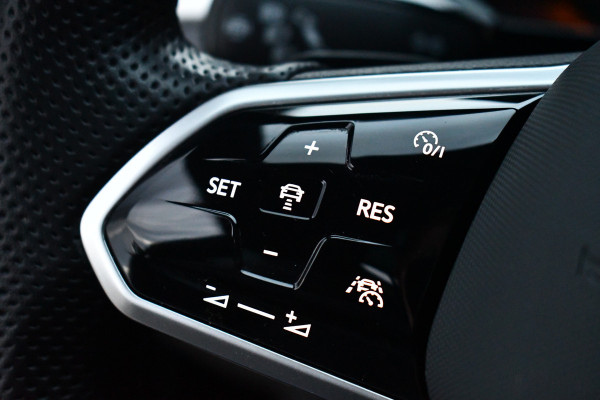 Volkswagen Arteon Shooting Brake 1.4 TSI eHybrid R-Line Pano Trekh ACC Massage DDC Standk 19inch