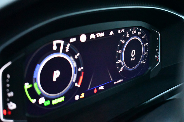 Volkswagen Arteon Shooting Brake 1.4 TSI eHybrid R-Line Pano Trekh ACC Massage DDC Standk 19inch