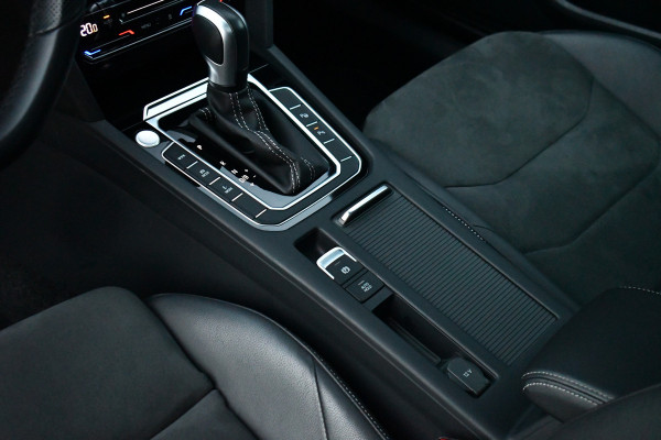 Volkswagen Arteon Shooting Brake 1.4 TSI eHybrid R-Line Pano Trekh ACC Massage DDC Standk 19inch