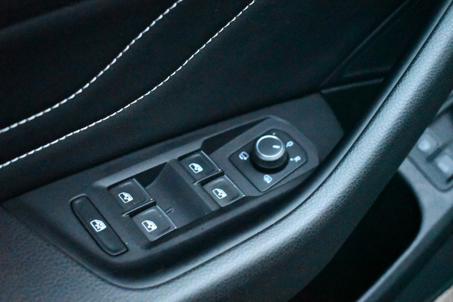 Volkswagen Arteon Shooting Brake 1.4 TSI eHybrid R-Line Pano Trekh ACC Massage DDC Standk 19inch