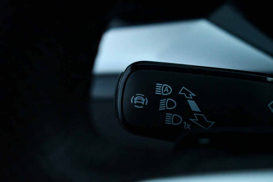 Volkswagen Arteon Shooting Brake 1.4 TSI eHybrid R-Line Pano Trekh ACC Massage DDC Standk 19inch