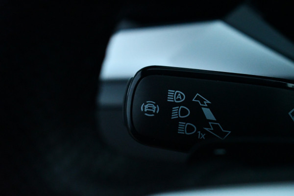 Volkswagen Arteon Shooting Brake 1.4 TSI eHybrid R-Line Pano Trekh ACC Massage DDC Standk 19inch