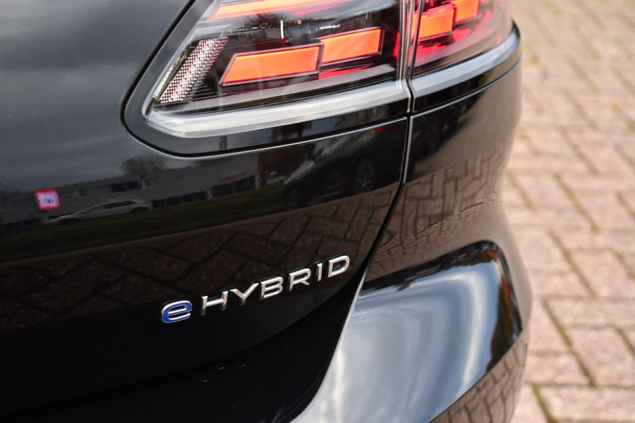 Volkswagen Arteon Shooting Brake 1.4 TSI eHybrid R-Line Pano Trekh ACC Massage DDC Standk 19inch