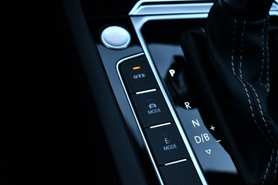 Volkswagen Arteon Shooting Brake 1.4 TSI eHybrid R-Line Pano Trekh ACC Massage DDC Standk 19inch