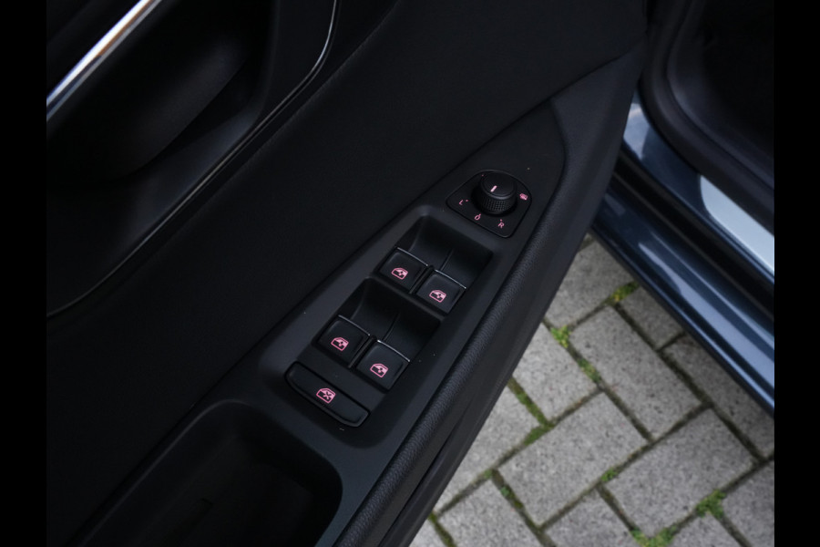 Seat Leon 1.5 TSI FR Business Intense | Navigatie | DAB | Trekhaak | Climate Control