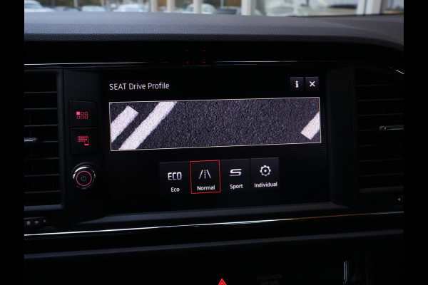 Seat Leon 1.5 TSI FR Business Intense | Navigatie | DAB | Trekhaak | Climate Control