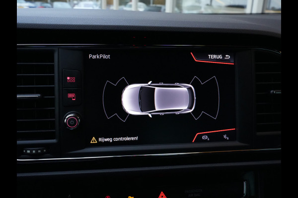 Seat Leon 1.5 TSI FR Business Intense | Navigatie | DAB | Trekhaak | Climate Control