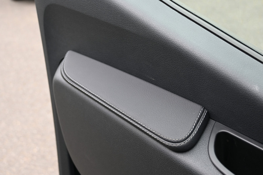 Mercedes-Benz Sprinter 317 CDI L2H2 Pro 3500 kg trekhaak, LED verlichting, Geveerde stoel