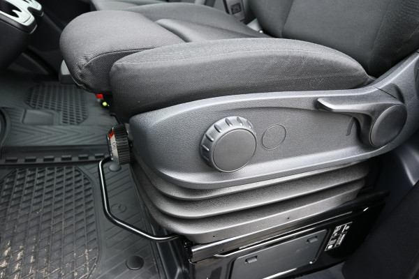 Mercedes-Benz Sprinter 317 CDI L2H2 Pro 3500 kg trekhaak, LED verlichting, Geveerde stoel
