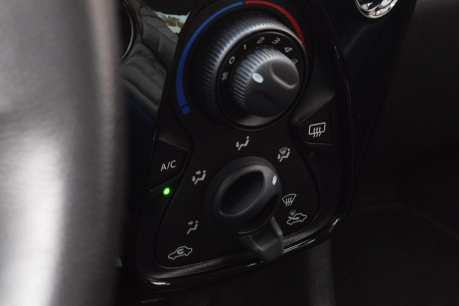 Citroën C1 1.0 VTi Shine|Carplay|Camera|Als nw|Dealero.h.