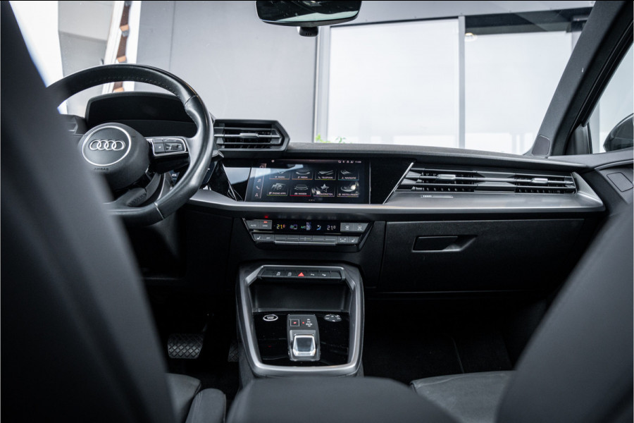 Audi A3 Limousine 35 TFSI edition one - S Line | Panorama | Keyless | Camera