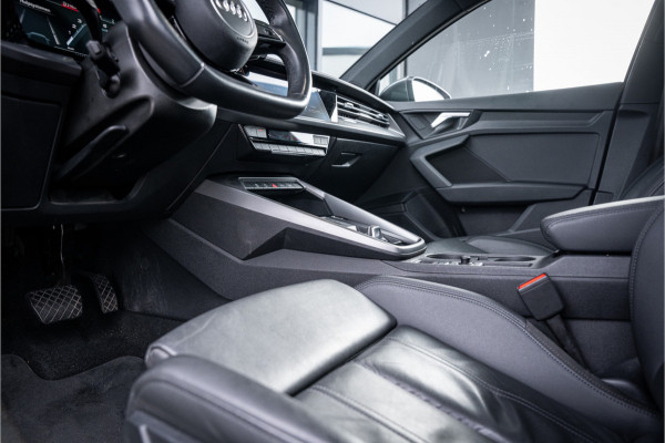 Audi A3 Limousine 35 TFSI edition one - S Line | Panorama | Keyless | Camera