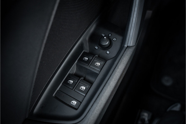 Audi A3 Limousine 35 TFSI edition one - S Line | Panorama | Keyless | Camera