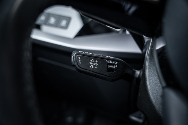 Audi A3 Limousine 35 TFSI edition one - S Line | Panorama | Keyless | Camera