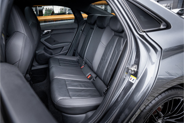 Audi A3 Limousine 35 TFSI edition one - S Line | Panorama | Keyless | Camera