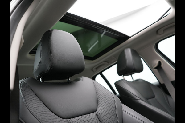 BMW 3 Serie Touring 320e Luxury Line Plug In Hybrid 204pk Dealer O.H PHEV | Panodak | Lederen Sportstoelen Verwarmd | Apple Carplay | Sfeerverlichting | Navi Full Map | DAB |