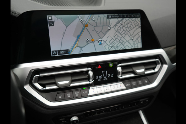 BMW 3 Serie Touring 320e Luxury Line Plug In Hybrid 204pk Dealer O.H PHEV | Panodak | Lederen Sportstoelen Verwarmd | Apple Carplay | Sfeerverlichting | Navi Full Map | DAB |