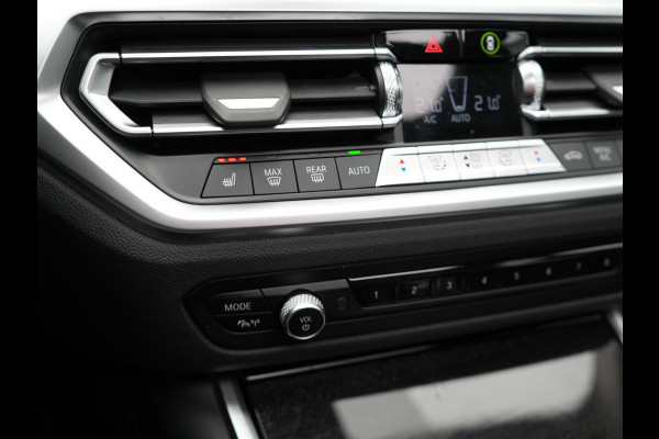BMW 3 Serie Touring 320e Luxury Line Plug In Hybrid 204pk Dealer O.H PHEV | Panodak | Lederen Sportstoelen Verwarmd | Apple Carplay | Sfeerverlichting | Navi Full Map | DAB |