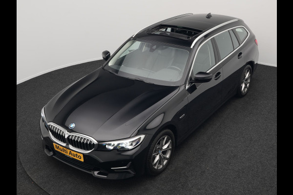 BMW 3 Serie Touring 320e Luxury Line Plug In Hybrid 204pk Dealer O.H PHEV | Panodak | Lederen Sportstoelen Verwarmd | Apple Carplay | Sfeerverlichting | Navi Full Map | DAB |