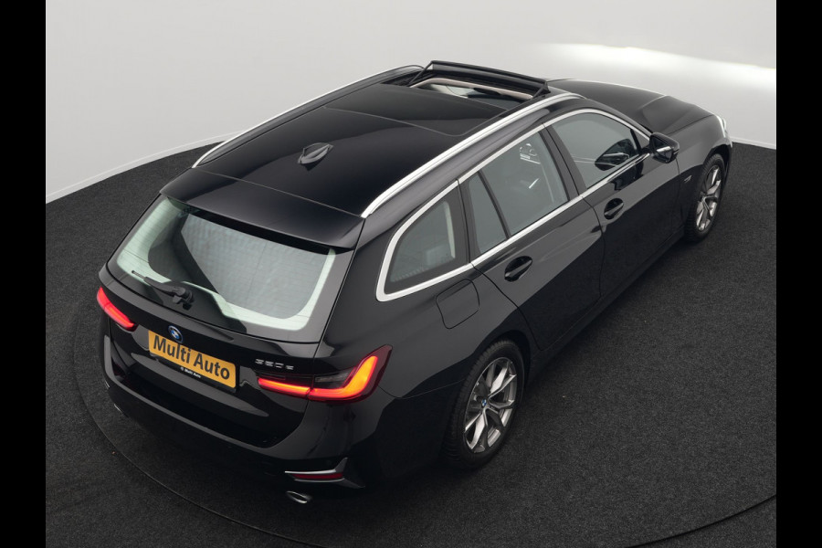 BMW 3 Serie Touring 320e Luxury Line Plug In Hybrid 204pk Dealer O.H PHEV | Panodak | Lederen Sportstoelen Verwarmd | Apple Carplay | Sfeerverlichting | Navi Full Map | DAB |