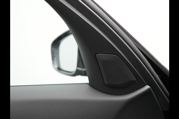 BMW 3 Serie Touring 320e Luxury Line Plug In Hybrid 204pk Dealer O.H PHEV | Panodak | Lederen Sportstoelen Verwarmd | Apple Carplay | Sfeerverlichting | Navi Full Map | DAB |