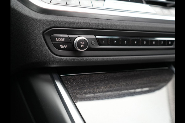 BMW 3 Serie Touring 320e Luxury Line Plug In Hybrid 204pk Dealer O.H PHEV | Panodak | Lederen Sportstoelen Verwarmd | Apple Carplay | Sfeerverlichting | Navi Full Map | DAB |