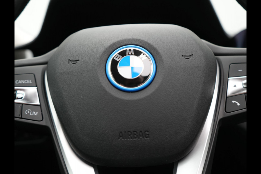 BMW 3 Serie Touring 320e Luxury Line Plug In Hybrid 204pk Dealer O.H PHEV | Panodak | Lederen Sportstoelen Verwarmd | Apple Carplay | Sfeerverlichting | Navi Full Map | DAB |