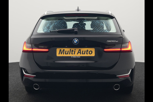 BMW 3 Serie Touring 320e Luxury Line Plug In Hybrid 204pk Dealer O.H PHEV | Panodak | Lederen Sportstoelen Verwarmd | Apple Carplay | Sfeerverlichting | Navi Full Map | DAB |