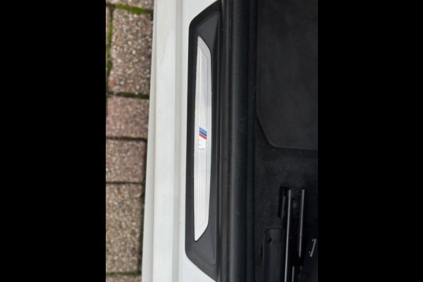 BMW 1-serie 118i High Executive M-Sport - Dealer onderhouden