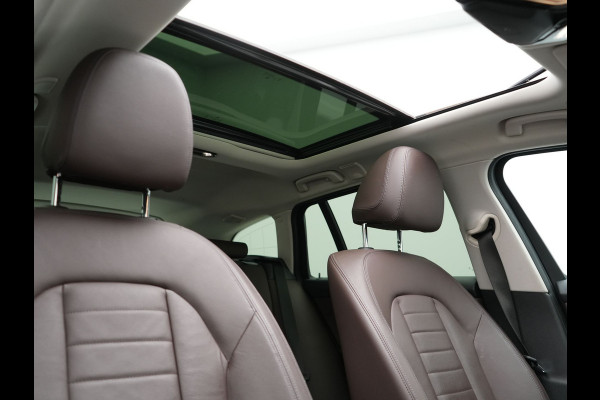 BMW 3 Serie Touring 330e Plug In Hybrid 293pk Dealer O.H PHEV | Trekhaak Af Fabriek | Panodak | Head Up | Adaptive Cruise | Laser LED | Lederen Sportstoelen Memory & Verwarmd | Keyless | Blis | Apple Carplay | Stuur Verwarmd | Navigatie | DAB |