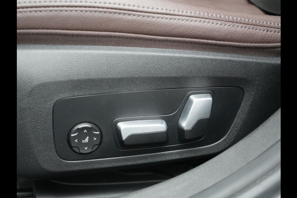 BMW 3 Serie Touring 330e Plug In Hybrid 293pk Dealer O.H PHEV | Trekhaak Af Fabriek | Panodak | Head Up | Adaptive Cruise | Laser LED | Lederen Sportstoelen Memory & Verwarmd | Keyless | Blis | Apple Carplay | Stuur Verwarmd | Navigatie | DAB |