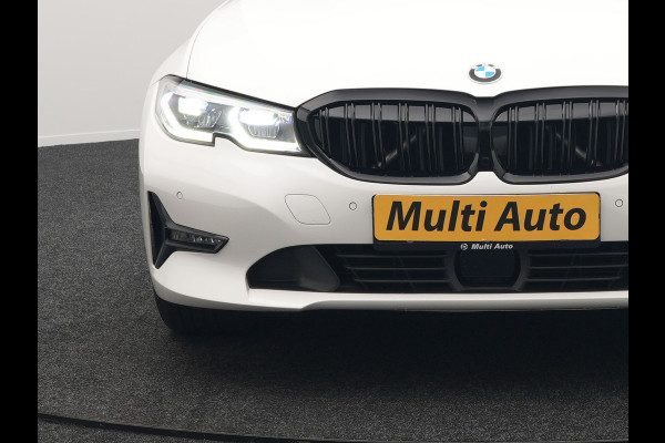 BMW 3 Serie Touring 330e Plug In Hybrid 293pk Dealer O.H PHEV | Trekhaak Af Fabriek | Panodak | Head Up | Adaptive Cruise | Laser LED | Lederen Sportstoelen Memory & Verwarmd | Keyless | Blis | Apple Carplay | Stuur Verwarmd | Navigatie | DAB |