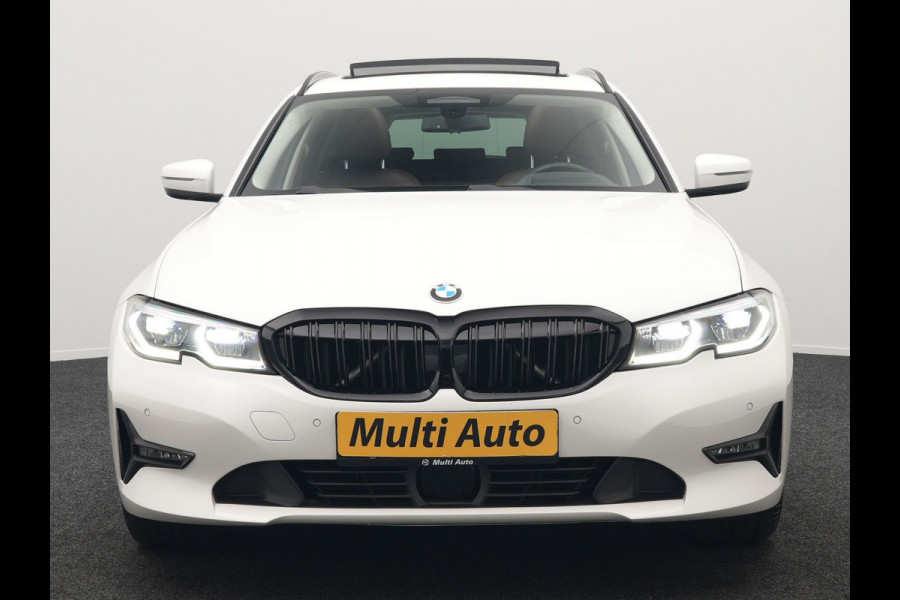 BMW 3 Serie Touring 330e Plug In Hybrid 293pk Dealer O.H PHEV | Trekhaak Af Fabriek | Panodak | Head Up | Adaptive Cruise | Laser LED | Lederen Sportstoelen Memory & Verwarmd | Keyless | Blis | Apple Carplay | Stuur Verwarmd | Navigatie | DAB |
