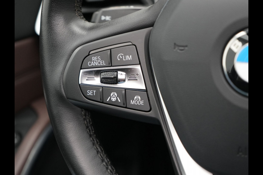 BMW 3 Serie Touring 330e Plug In Hybrid 293pk Dealer O.H PHEV | Trekhaak Af Fabriek | Panodak | Head Up | Adaptive Cruise | Laser LED | Lederen Sportstoelen Memory & Verwarmd | Keyless | Blis | Apple Carplay | Stuur Verwarmd | Navigatie | DAB |