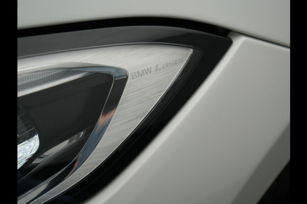 BMW 3 Serie Touring 330e Plug In Hybrid 293pk Dealer O.H PHEV | Trekhaak Af Fabriek | Panodak | Head Up | Adaptive Cruise | Laser LED | Lederen Sportstoelen Memory & Verwarmd | Keyless | Blis | Apple Carplay | Stuur Verwarmd | Navigatie | DAB |