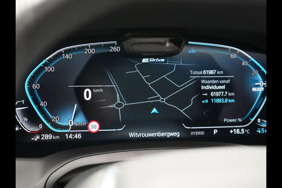 BMW 3 Serie Touring 330e Plug In Hybrid 293pk Dealer O.H PHEV | Trekhaak Af Fabriek | Panodak | Head Up | Adaptive Cruise | Laser LED | Lederen Sportstoelen Memory & Verwarmd | Keyless | Blis | Apple Carplay | Stuur Verwarmd | Navigatie | DAB |