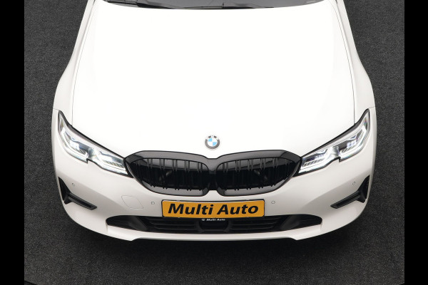 BMW 3 Serie Touring 330e Plug In Hybrid 293pk Dealer O.H PHEV | Trekhaak Af Fabriek | Panodak | Head Up | Adaptive Cruise | Laser LED | Lederen Sportstoelen Memory & Verwarmd | Keyless | Blis | Apple Carplay | Stuur Verwarmd | Navigatie | DAB |