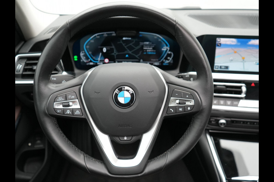 BMW 3 Serie Touring 330e Plug In Hybrid 293pk Dealer O.H PHEV | Trekhaak Af Fabriek | Panodak | Head Up | Adaptive Cruise | Laser LED | Lederen Sportstoelen Memory & Verwarmd | Keyless | Blis | Apple Carplay | Stuur Verwarmd | Navigatie | DAB |