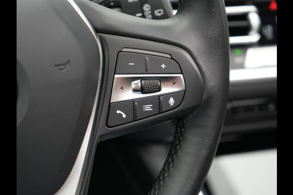 BMW 3 Serie Touring 330e Plug In Hybrid 293pk Dealer O.H PHEV | Trekhaak Af Fabriek | Panodak | Head Up | Adaptive Cruise | Laser LED | Lederen Sportstoelen Memory & Verwarmd | Keyless | Blis | Apple Carplay | Stuur Verwarmd | Navigatie | DAB |
