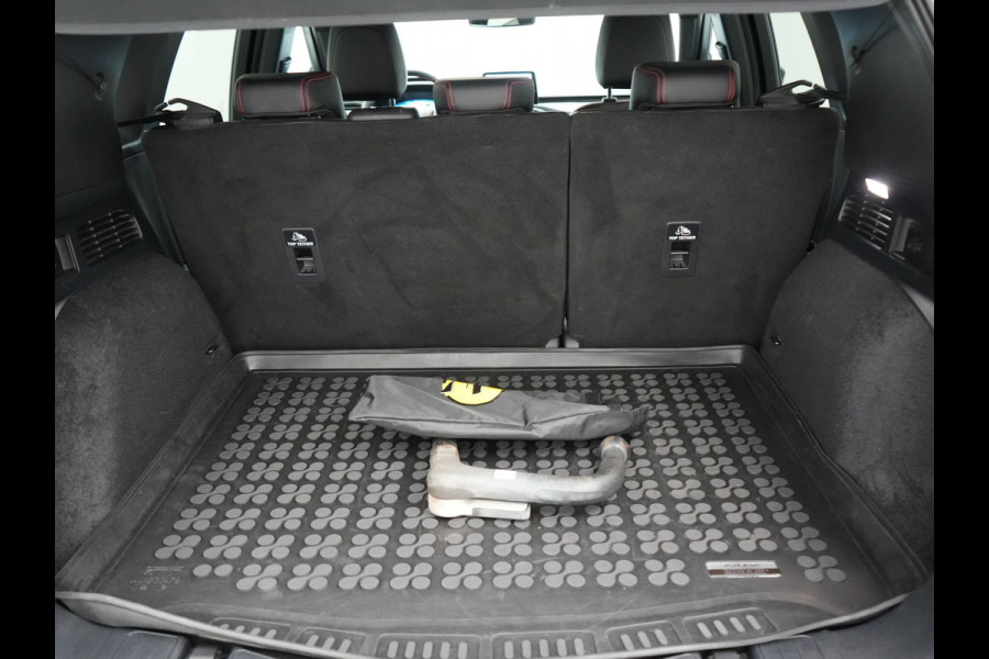 Ford Kuga 1.5 EcoBoost ST-Line X 150pk Dealer O.H 1800kg Trekgewicht | Trekhaak Afneembaar | B & O Soundsystem | Alcantara Sportstoelen Verwarmd  | Apple Carplay | Keyless | Stuur Verwarmd | Navigatie | DAB |