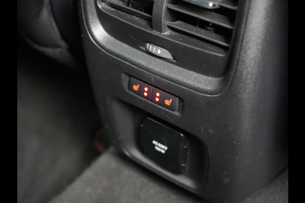 Ford Kuga 1.5 EcoBoost ST-Line X 150pk Dealer O.H 1800kg Trekgewicht | Trekhaak Afneembaar | B & O Soundsystem | Alcantara Sportstoelen Verwarmd  | Apple Carplay | Keyless | Stuur Verwarmd | Navigatie | DAB |