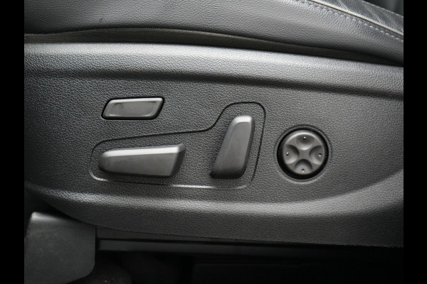 Hyundai Santa Fe 1.6 T-GDI Premium Plug In Hybrid 266pk Dealer O.H PHEV | Adaptive Cruise | Head Up | 360 Camera | Lederen Sportstoelen Memory & Ventilatie | Apple Carplay | Verwarmde Stoelen & Stuur | Sfeerverlichting | Keyless | Navigatie | Blis | DAB |