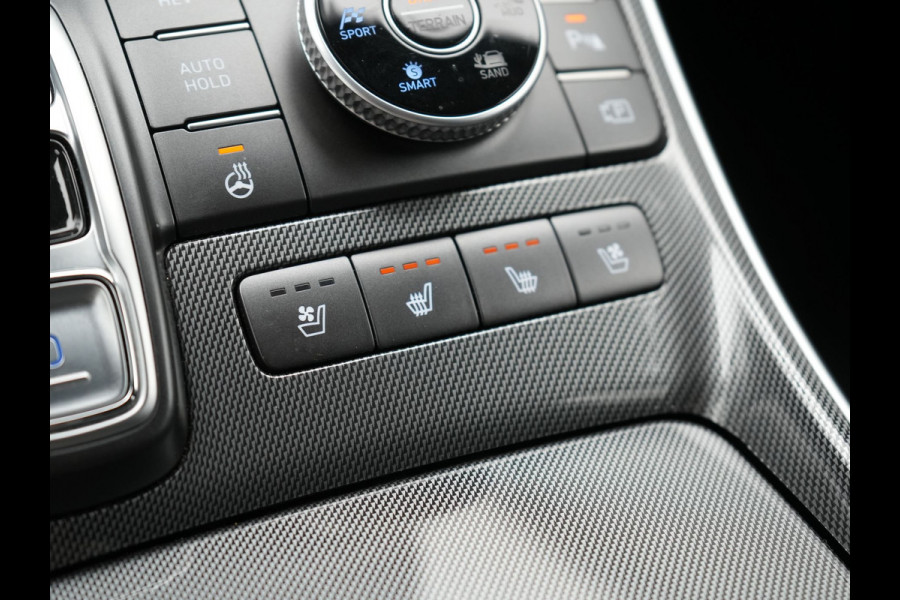 Hyundai Santa Fe 1.6 T-GDI Premium Plug In Hybrid 266pk Dealer O.H PHEV | Adaptive Cruise | Head Up | 360 Camera | Lederen Sportstoelen Memory & Ventilatie | Apple Carplay | Verwarmde Stoelen & Stuur | Sfeerverlichting | Keyless | Navigatie | Blis | DAB |