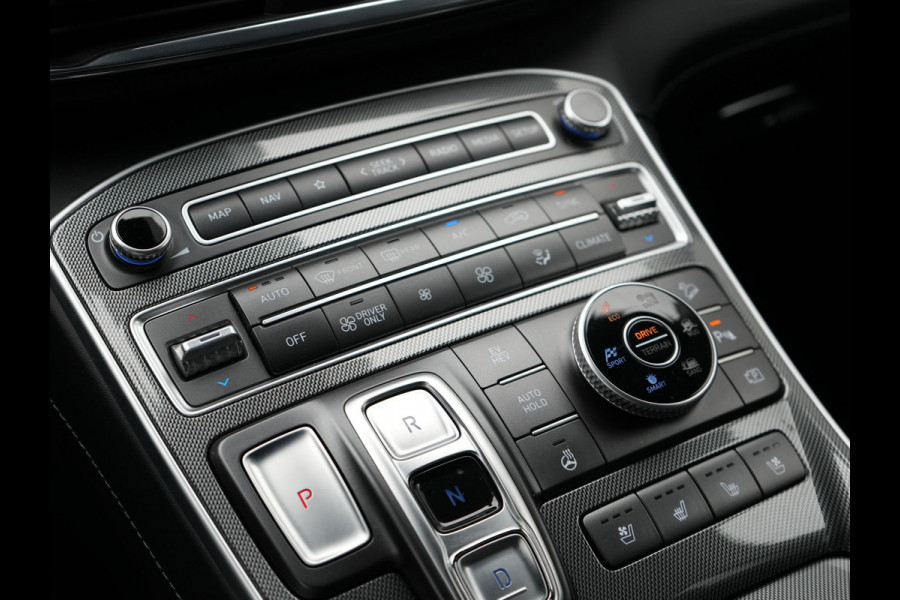 Hyundai Santa Fe 1.6 T-GDI Premium Plug In Hybrid 266pk Dealer O.H PHEV | Adaptive Cruise | Head Up | 360 Camera | Lederen Sportstoelen Memory & Ventilatie | Apple Carplay | Verwarmde Stoelen & Stuur | Sfeerverlichting | Keyless | Navigatie | Blis | DAB |