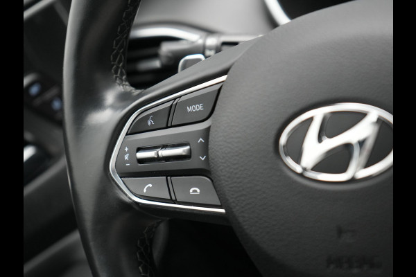 Hyundai Santa Fe 1.6 T-GDI Premium Plug In Hybrid 266pk Dealer O.H PHEV | Adaptive Cruise | Head Up | 360 Camera | Lederen Sportstoelen Memory & Ventilatie | Apple Carplay | Verwarmde Stoelen & Stuur | Sfeerverlichting | Keyless | Navigatie | Blis | DAB |