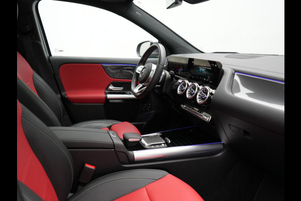 Mercedes-Benz GLA 250 e AMG Line Plug in Hybrid 218pk Dealer O.H | PHEV | Trekhaak af Fabriek | Panodak | Head Up| Adaptive Cruise | Apple Carplay | 360 camera | Sfeerverlichting | Lederen Sportstoelen Verwarmd | Widescreen Display | Navigatie | DAB |