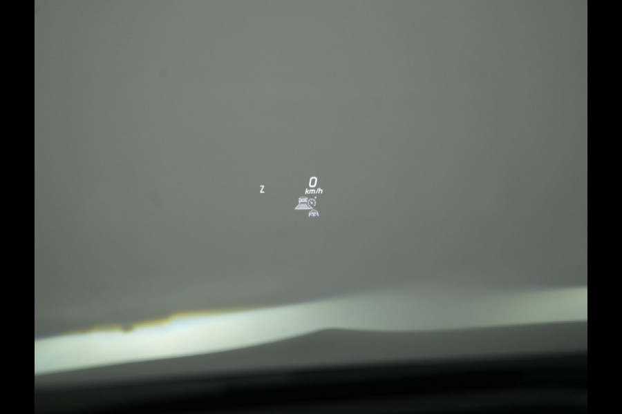 Mercedes-Benz GLA 250 e AMG Line Plug in Hybrid 218pk Dealer O.H | PHEV | Trekhaak af Fabriek | Panodak | Head Up| Adaptive Cruise | Apple Carplay | 360 camera | Sfeerverlichting | Lederen Sportstoelen Verwarmd | Widescreen Display | Navigatie | DAB |