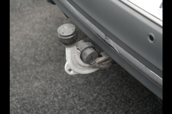 Mercedes-Benz GLA 250 e AMG Line Plug in Hybrid 218pk Dealer O.H | PHEV | Trekhaak af Fabriek | Panodak | Head Up| Adaptive Cruise | Apple Carplay | 360 camera | Sfeerverlichting | Lederen Sportstoelen Verwarmd | Widescreen Display | Navigatie | DAB |